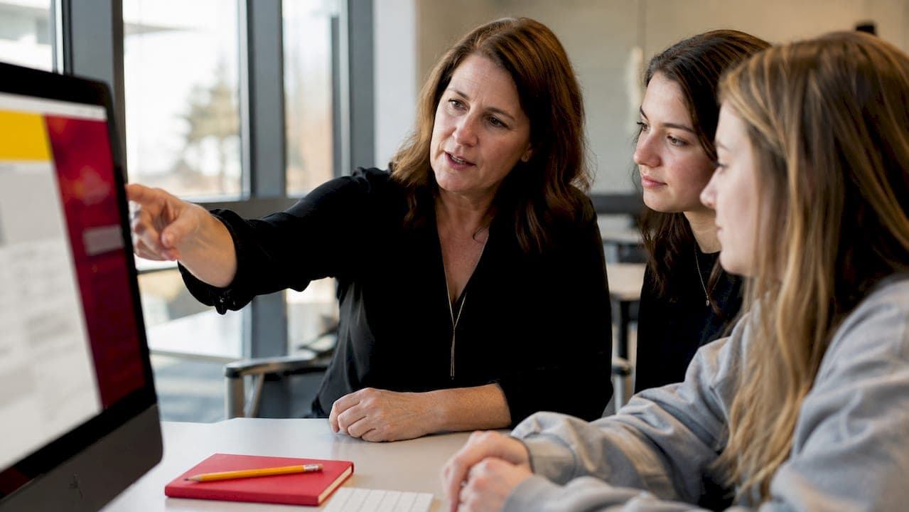 90 Minutes of Yearbook Software Training That Stops Last Minute Panic